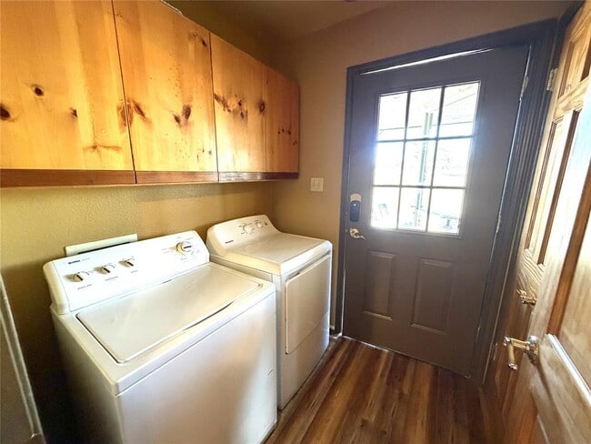 Building Photo - 2035 Borchert Loop