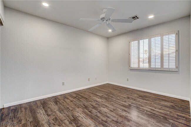Building Photo - 9405 Mast Dr