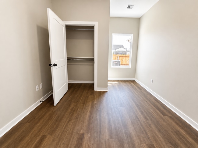 Building Photo - 803/05 Fox Ridge