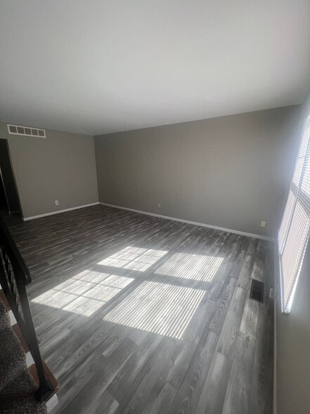 Interior Photo - Chez Paree Apartments and Townhomes