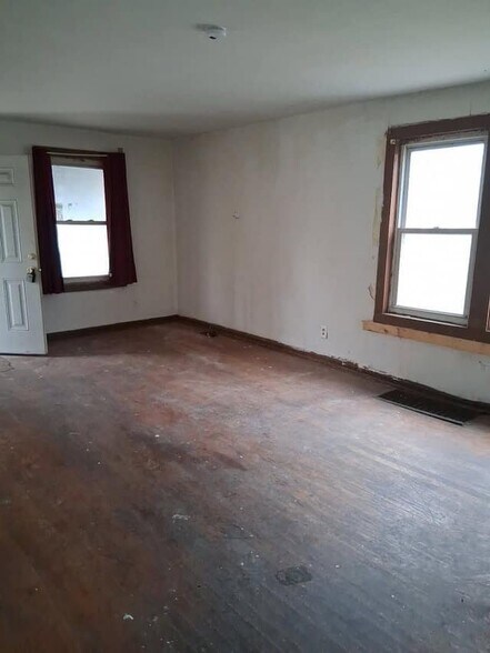 Building Photo - 1422 N 54th St