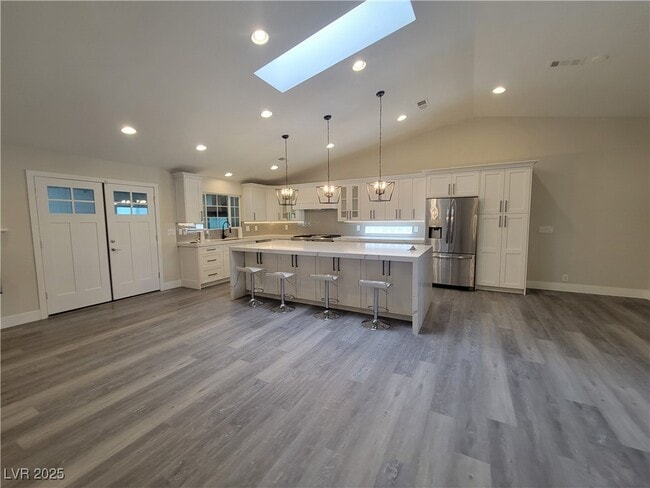 Building Photo - 5836 Corazon Dr