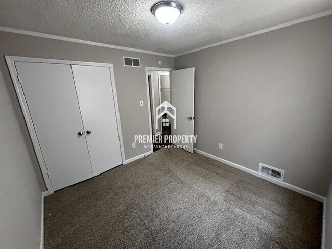Building Photo - 4987 Cedar View Rd