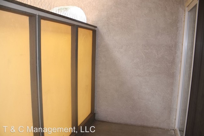 Building Photo - 1812 Girard Blvd NE