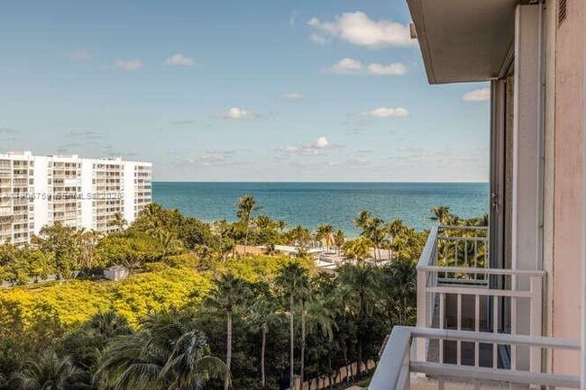 Building Photo - 791 Crandon Blvd