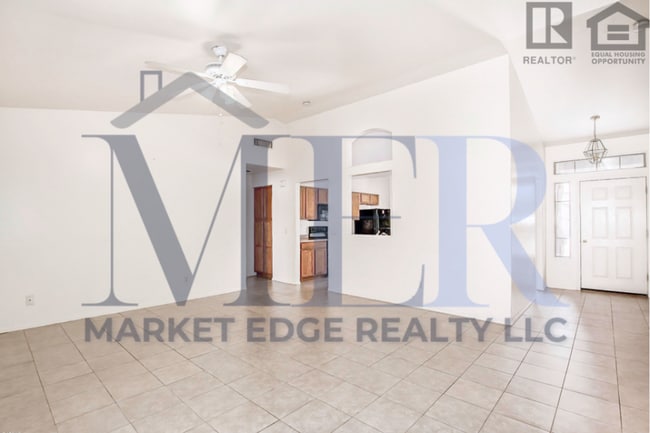 Building Photo - 3Bed/2Bath House at Buckeye/75th Ave! Ready for Immediate Move-In!