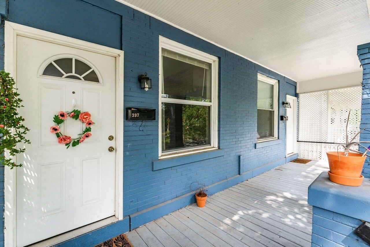 Building Photo - 397 Stoddart Ave