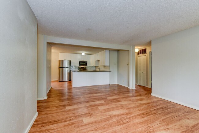 Building Photo - 840 North St