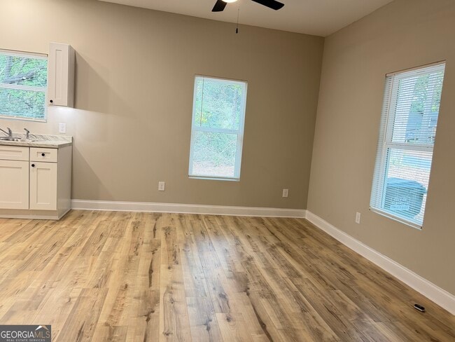 Building Photo - 326 S McIntosh St