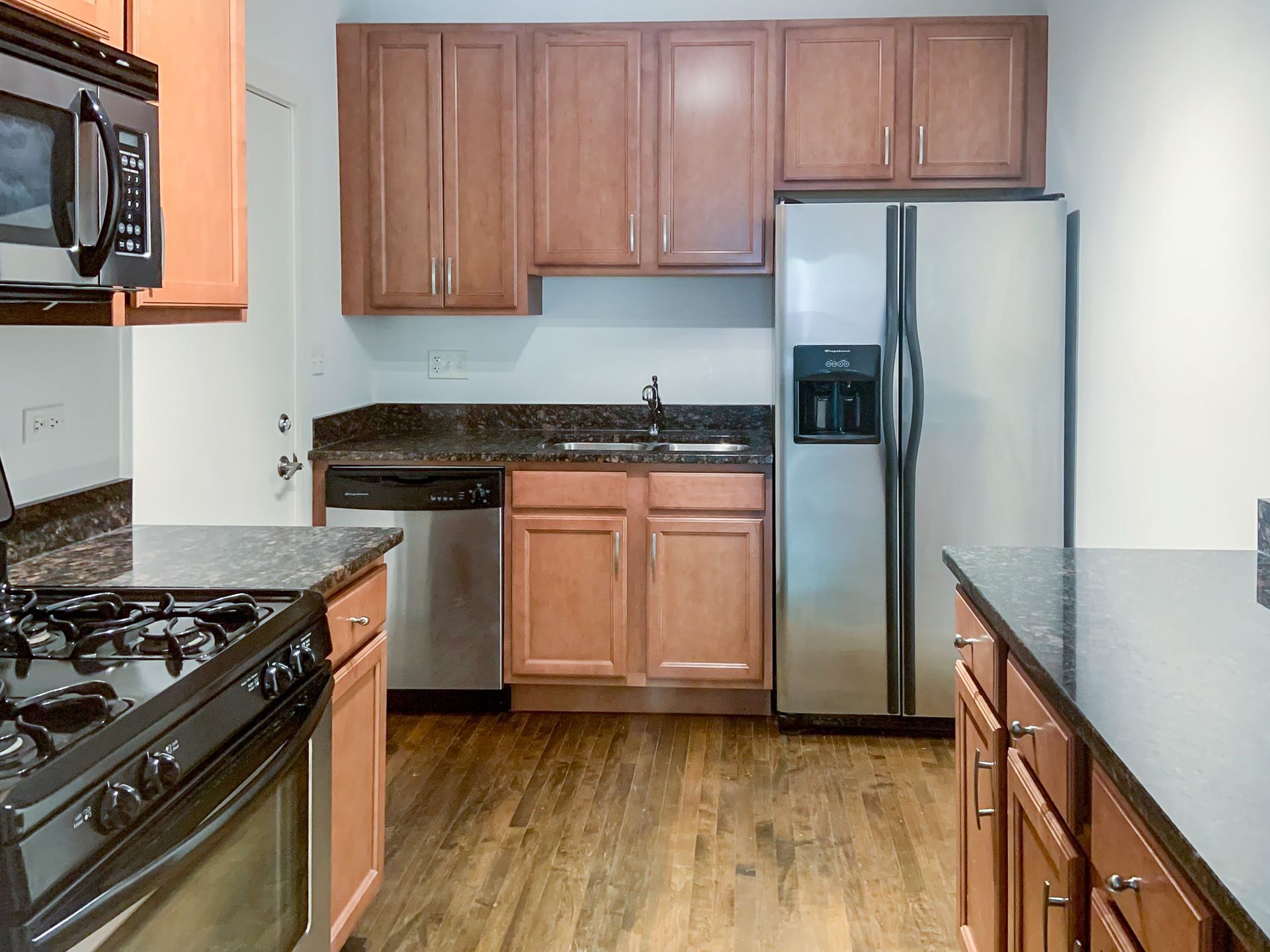 Building Photo - 3455 N Wolcott Ave