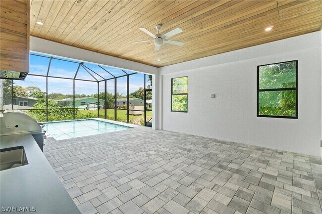 Building Photo - 2769 Van Buren Ave