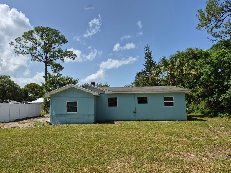 Building Photo - 7303 Roberts Rd
