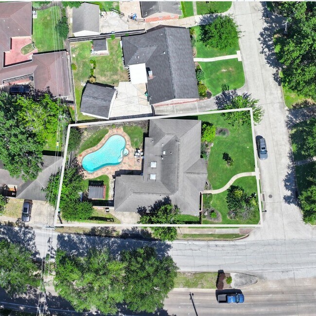 Building Photo - 7222 Hartland St