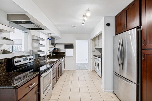 Building Photo - 6406 Chesley Ln