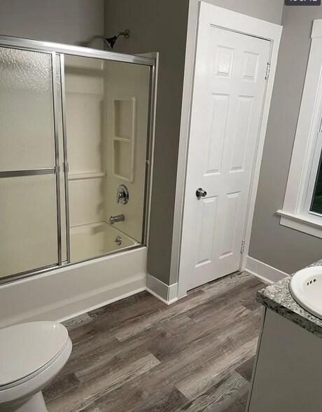 Main Floor Bath - 344 Fairport Rd