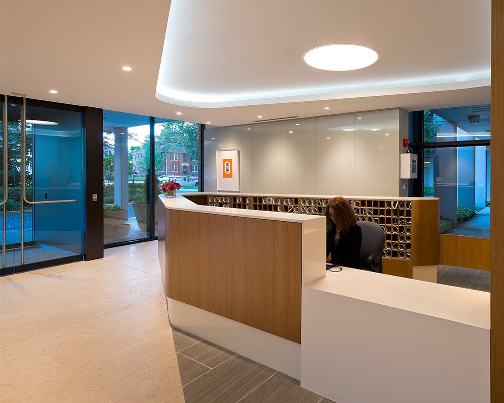 Hyde Park Lobby Reception - 4141 N Henderson Rd