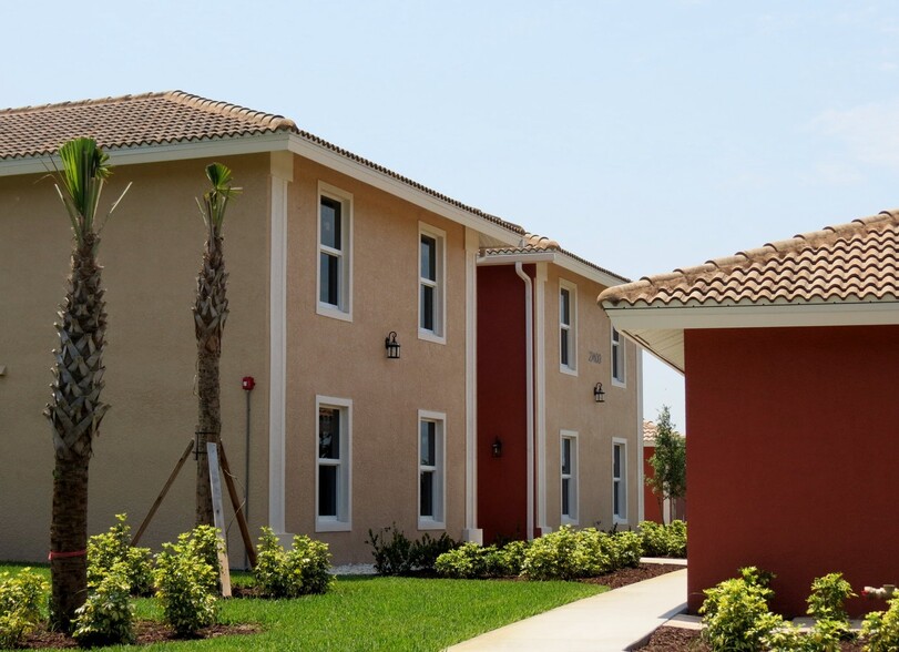 Palmesta Front, left view - 27490 Palmesta Circle, Unit 38