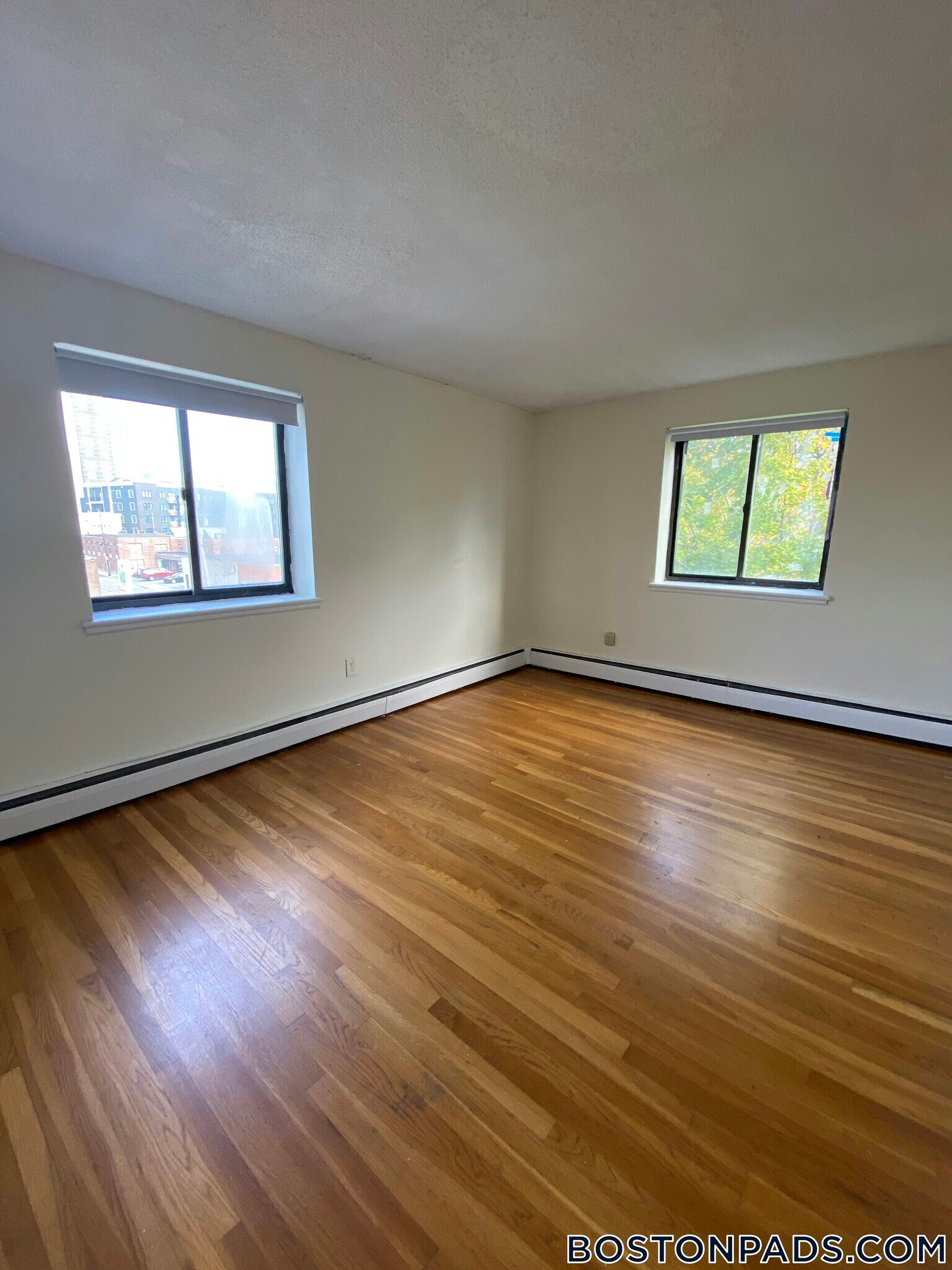 Building Photo - 122 Dustin St