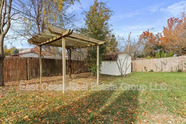 Building Photo - 1337 Cedarwood Dr