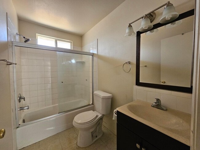 Building Photo - 604 Perdew