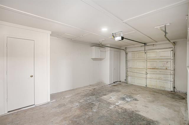 Building Photo - 2112 Windhurst Dr