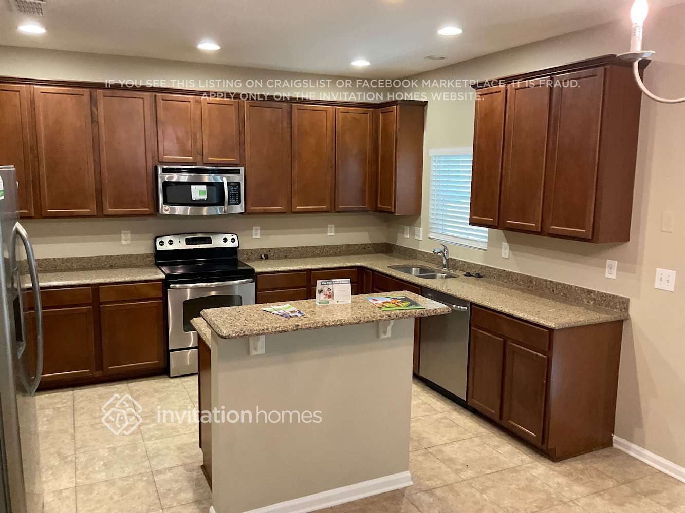 Building Photo - 195 N Aberdeenshire Dr