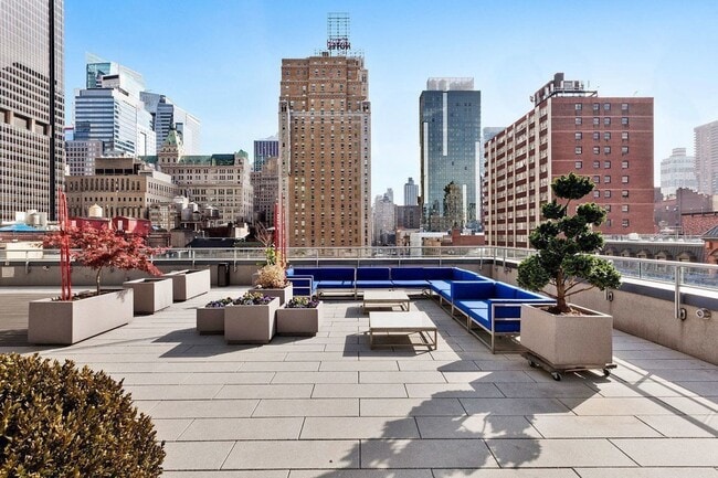 Building Photo - 247 W 46th St