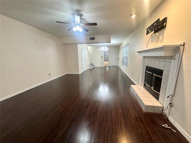 Building Photo - 2800 Countryside Blvd