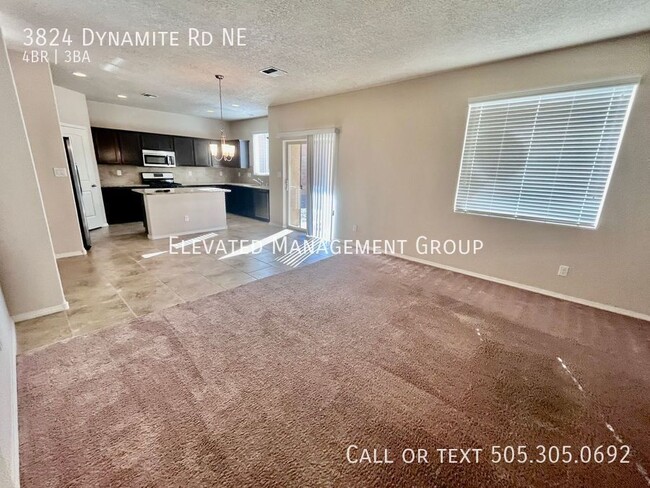 Building Photo - Spacious 4 bedroom Rio Rancho home. Large ...