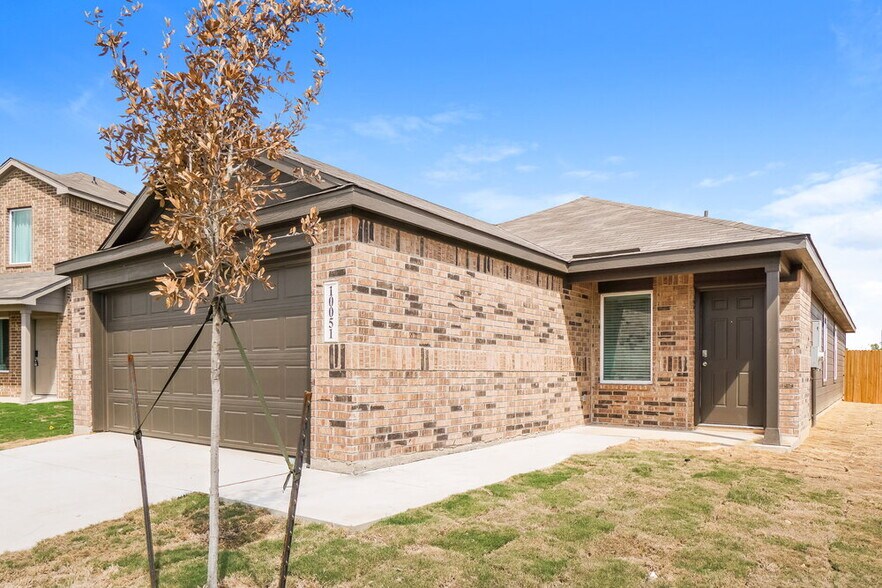 Building Photo - 10051 Mather Way