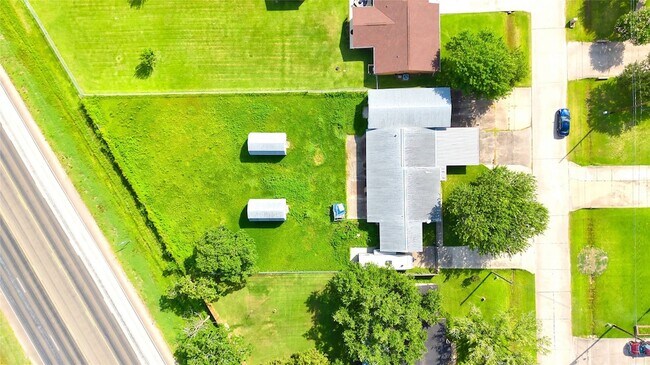 Building Photo - 4406 Mallard Dr