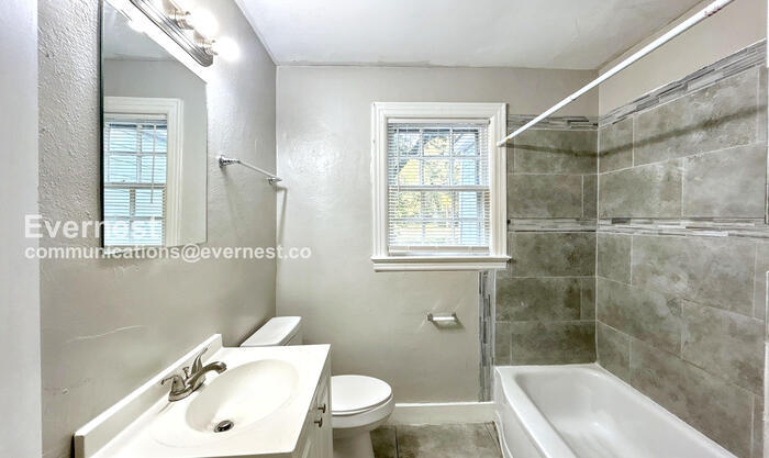 Building Photo - 761 Whitney Ave