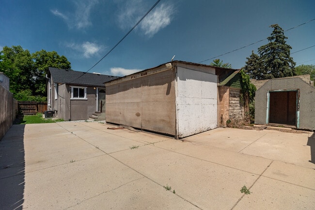 Building Photo - 3528 N Elizabeth St