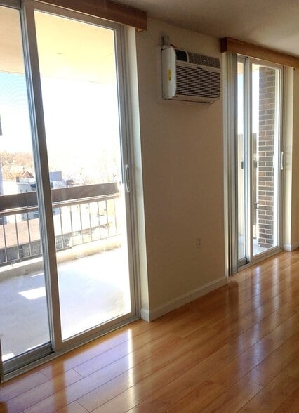 Building Photo - 950 Massachusetts Ave