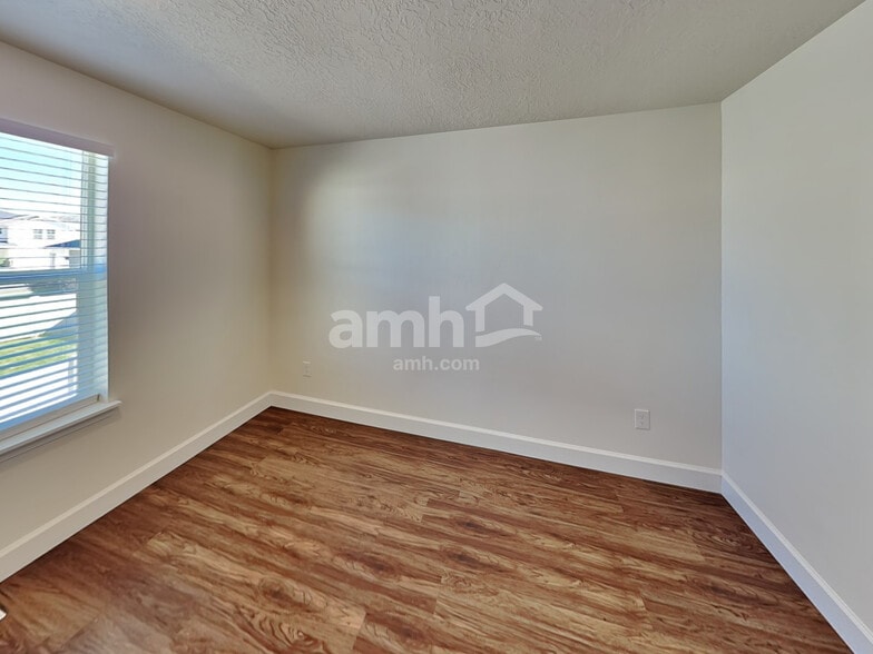 Building Photo - 2357 Surry Way
