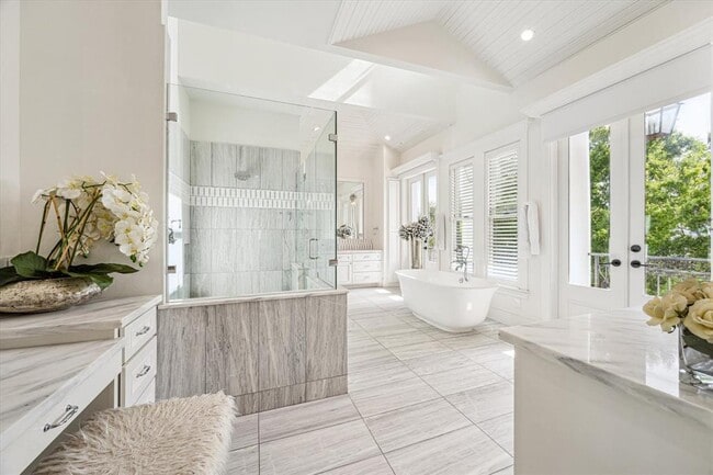 Building Photo - 4536 Mimosa Dr