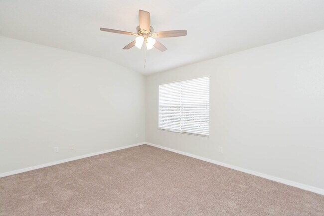 Building Photo - 5808 Fishhawk Ridge Dr