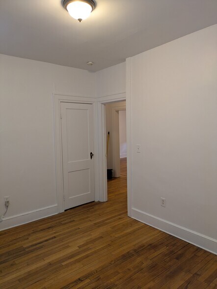 Building Photo - 70 Benham St