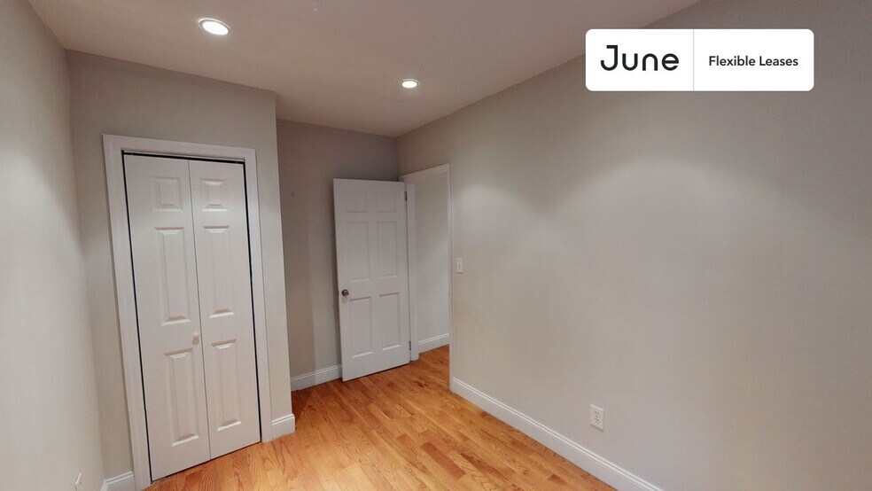 Building Photo - 23 E 109th St