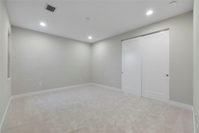 Building Photo - 20119 Pacific Dunes Dr