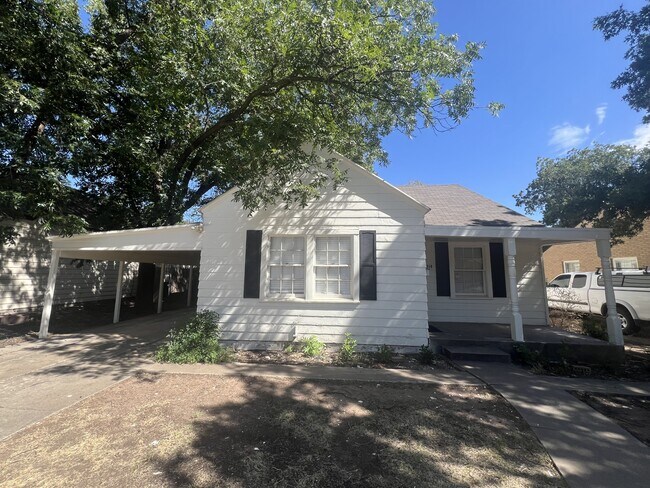 Building Photo - 2514 24th St