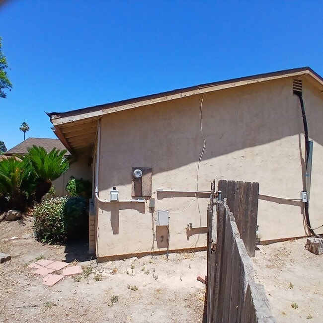 Building Photo - Spring Valley View Home