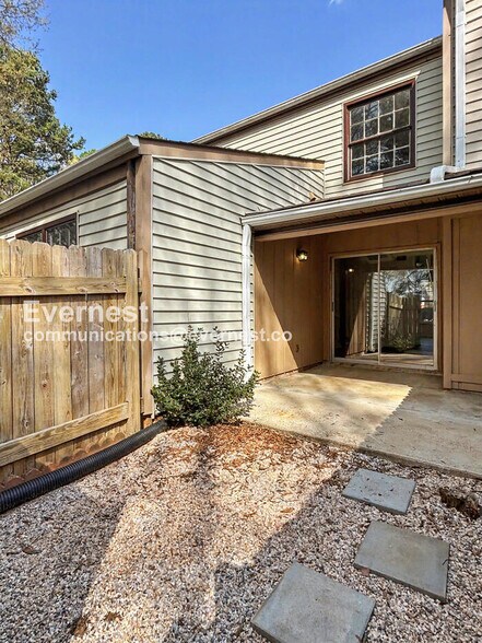 Building Photo - 2723 Reynolds Park Rd