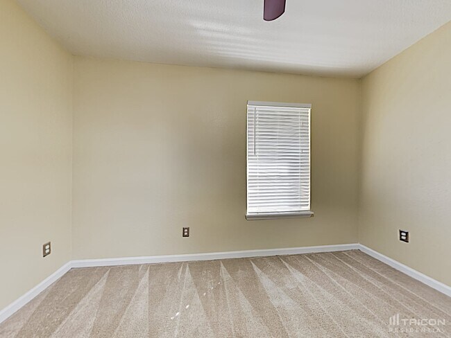 Building Photo - 803 8th Ave N
