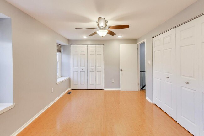 Building Photo - 5769 Yellowrose Ct