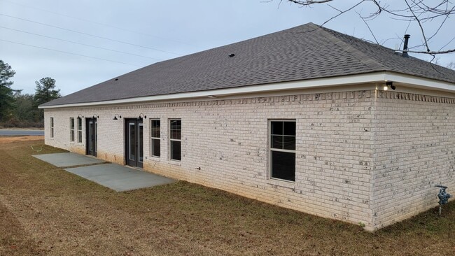 Building Photo - Fully Furnished 3BR/2BA Duplex in Avalon Subdivision!