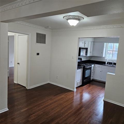 Building Photo - 9600 ROYAL Ln