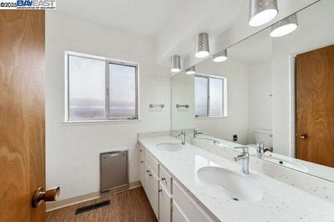 Building Photo - 4120 Rhoda Ave