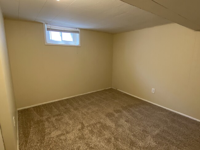 Building Photo - Two-Bedroom Apartment in Cottonwood Heights!