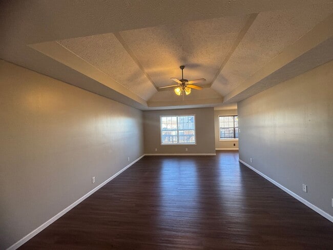 Building Photo - Beautiful Single Family Home in Clarksville